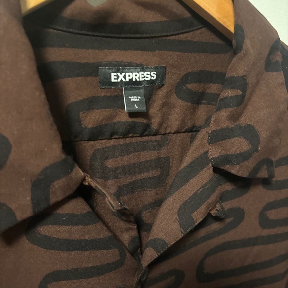 Express SS Button Up - Picture 1 of 3